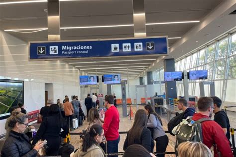 Paro De Trabajadores De Intercargo Provoca Caos En Aeroparque Y Afecta