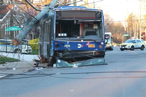 Mta Bus Hits Utility Pole Driver Taken To Hospital Silive