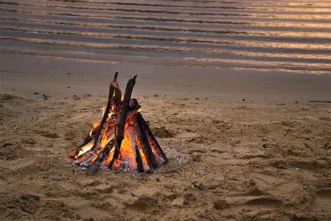 Beach bonfire Stock Photos, Royalty Free Beach bonfire Images ...