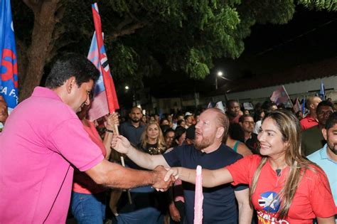 Othelino participa de ato público em Paulino Neves Jorge Vieira