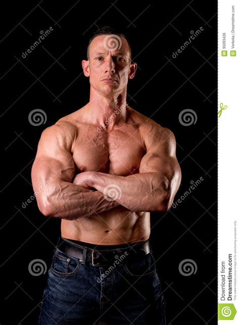 Levantamento Muscular Apto Do Homem Foto De Stock Imagem De Sobre