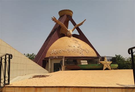 Monument De La Paix De Tampouy Un D Potoir Ciel Ouvert Au C Ur De