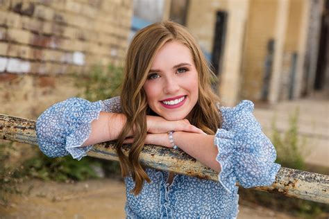 Lindsey Class Of 2021 Senior Pictures Princeville High School 0029 Shelby Photography