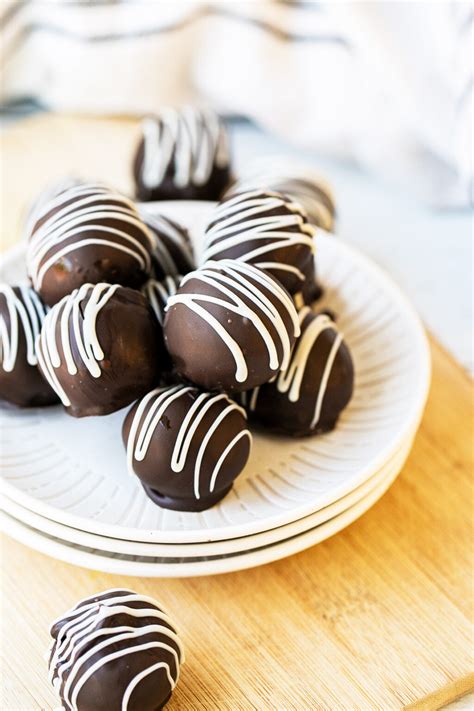 Chocolate Cake Balls Recipe - Best Desserts