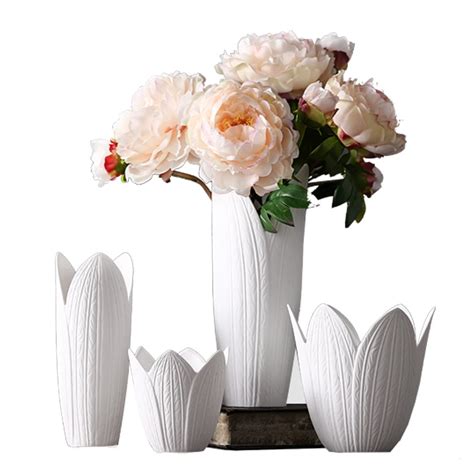 Modern Simple White Porcelain Crafts Ceramic Vase Petal Shape Flower