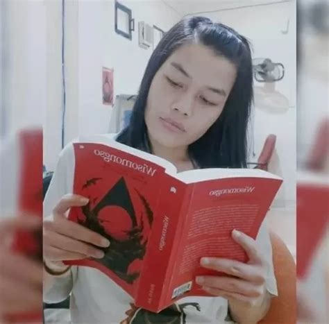 Novel Wisomongso Menggugah Jiwa Sekarat Yang Anggap Budaya Asing