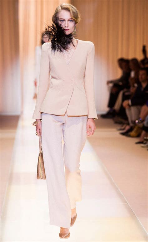 Màu nude quý phái cho phụ nữ trung niên