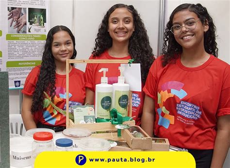 CIÊNCIA Estudantes baianas desenvolvem cosméticos à base de aloe vera e