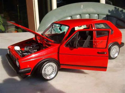 Modellino In Miniatura Volkswagen Golf Gti Solido Rouge Gti