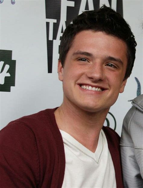 Sweetie Youngjoshhutcherson 😍 Josh Hutcherson Juegos Del Hambre