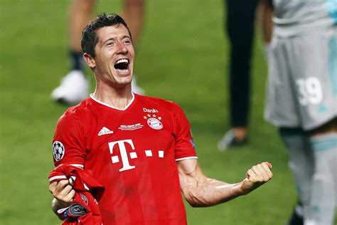 Robert Lewandowski Es El Mejor Delantero De La Champions League