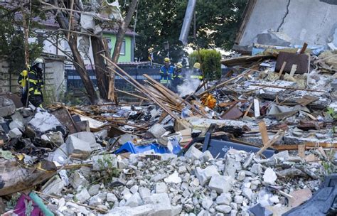 Haus In Memmingen Nach Explosion Eingest Rzt J Hriger Tot Aus