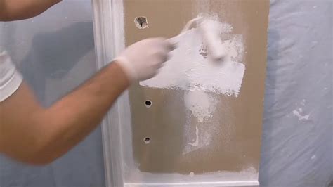 How Not To Fill Cracksgaps And Holes In Plaster Youtube