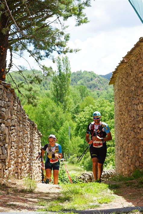 Marta Vidal y Óscar Puyuelo dominan el Trail Tozal de Guara