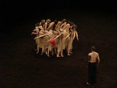 Fr Hlingsopfer Rite Of Spring Dance Evening By Pina Bausch Music Igor