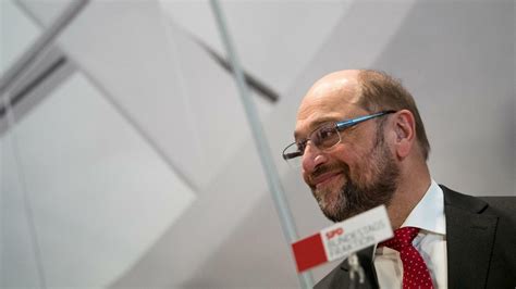 Ard Deutschlandtrend Spd Kandidat Schulz In Umfrage Gleichauf Mit Merkel