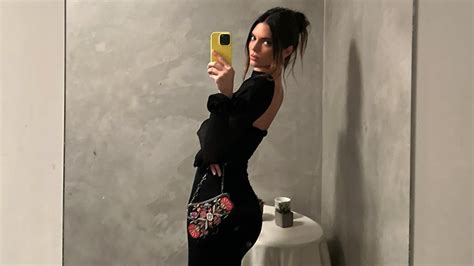 Photos Kendall Jenner Does More With Less In Bikini Looks Mandatory