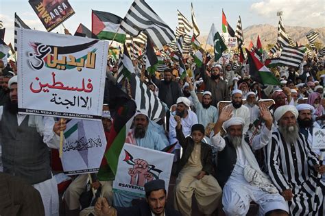 Thousands rally in Pakistan against US, Israel's war on Gaza