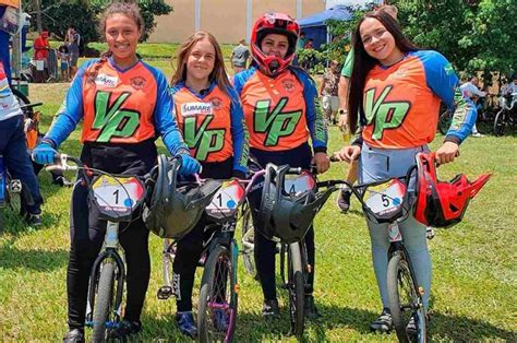 Várzea Paulista conquista dois ouros e uma prata na Super Liga de BMX