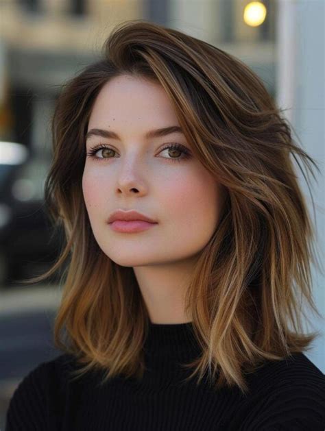 Flattering Medium Hairstyles For Round Faces In