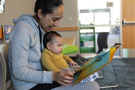 Reading Books With Your Baby is Fun for Everyone!