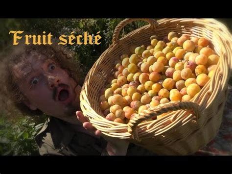 Séchage des fruits bio végan survivaliste résilient rural