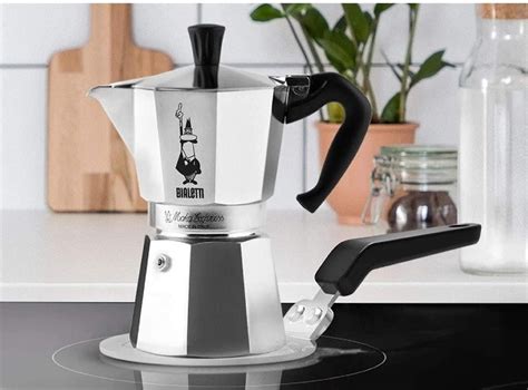 How To Use A Moka Pot Complete Brew Guide WokeLark