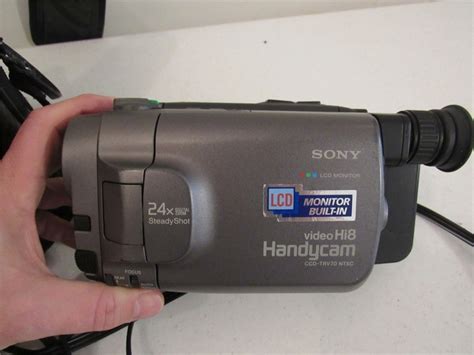 BlindSquirrelAuctions - Vintage Sony Hi8 Camcorder, Case and Tapes