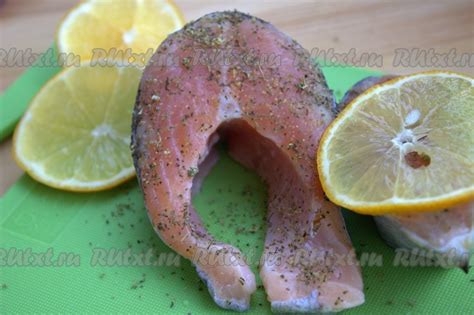Стейки форели, запечённые с рисом в духовке: 10 фото в рецепте