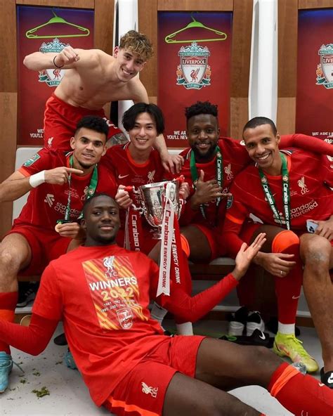 Photos how the lfc squad celebrated winning the premier league – Artofit