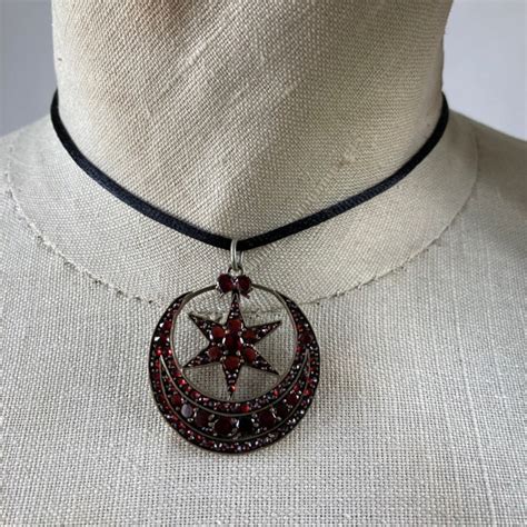 Large Star Garnet Pendant - Etsy