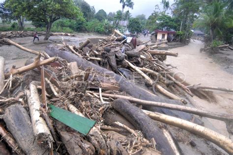 BANJIR BANDANG | ANTARA Foto