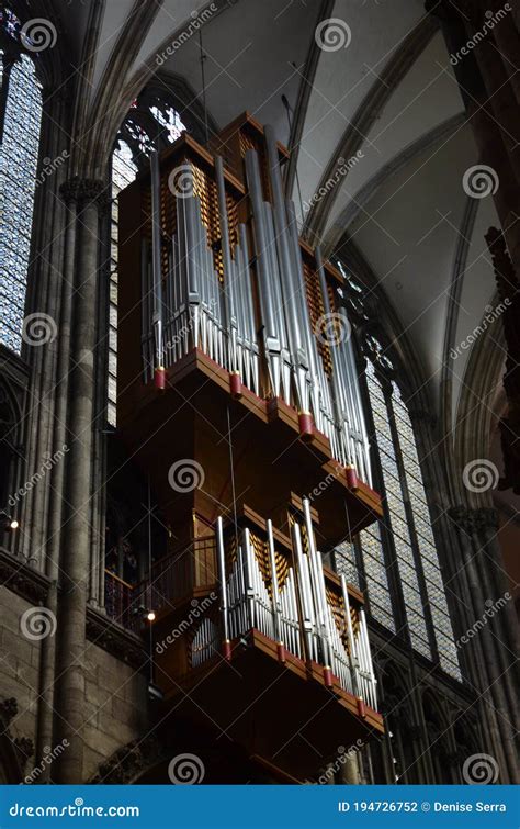 órgão De Tubos Dentro Da Catedral De Colônia Foto de Stock Imagem de