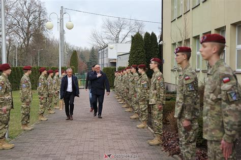 Uroczystość nadania imienia i przekazania sztandaru Szkole Podstawowej