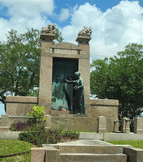 Metairie Cemetery In New Orleans Louisiana Find A Grave Cemetery