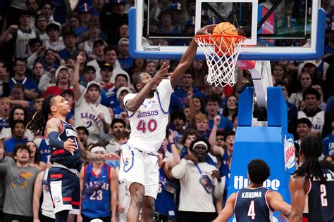 Kansas basketball vs UConn final score, highlights: KU plays thriller
