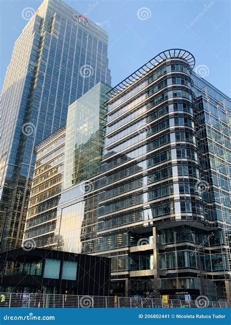 The Iconic Financial District Canary Wharf London England With Amazing