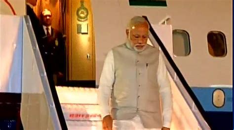 Pm Narendra Modi Reaches Bengaluru To Inaugurate Th Pravasi Bharatiya