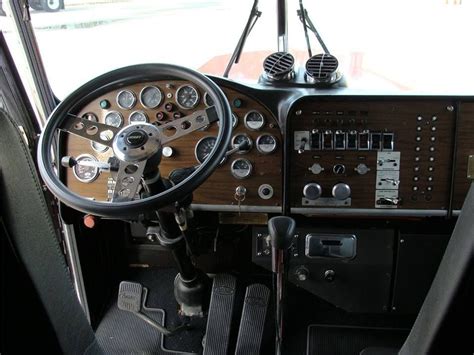 Peterbilt 359 Interior