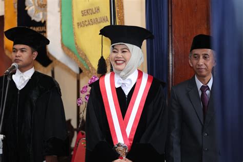 dikukuhkan jadi guru besar ugm prof mutiah amini soroti realitas