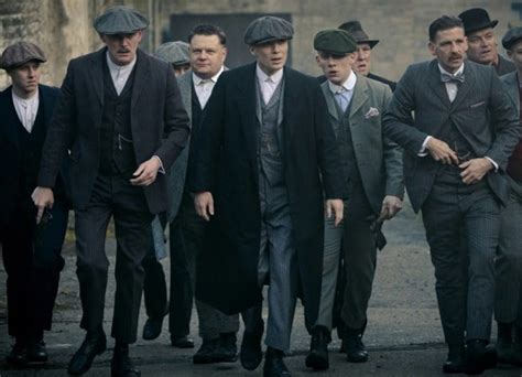 سریال پیکی بلایندرز Peaky Blinders فضای مه‌آلود قدرت در انگلیس را، به