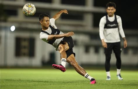 Persib Bandung Tanggapi Rumor Kedatangan Dimas Drajad Okezone Bola