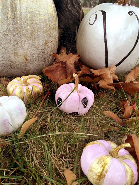 Halloween DIY: Pumpkin Painting