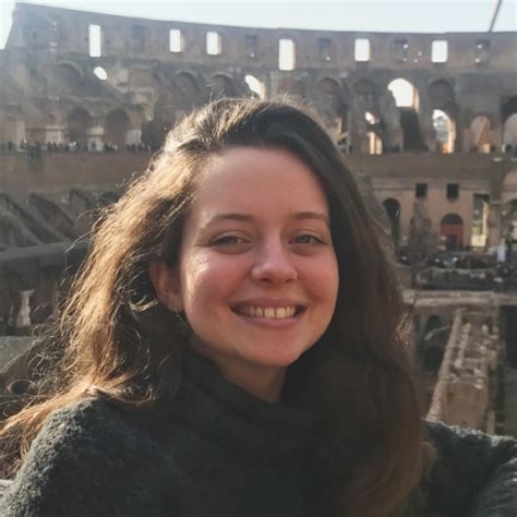 Clara Maria Lisboa Sou Estudante De Arquitetura E Urbanismo E