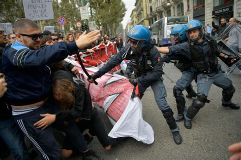 Torino Scontri Al Corteo Anti G Manifestanti Occupano L Universit