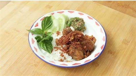 Resep Simple Ayam Serundeng Bawang Ala Chef Devina Hermawan Cocok