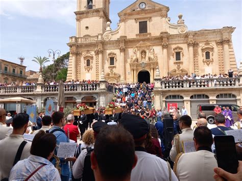 Ragusa Ultimo Saluto A Gianni Cascone E Giusy Polizzi