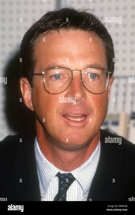 Michael crichton 1992 hi-res stock photography and images - Alamy