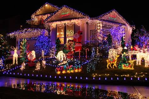 Christmas lights house Stock Photos, Royalty Free Christmas lights ...