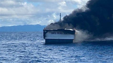 Kapal Inka Mina Terbakar Di Perairan Raja Ampat Papua Barat